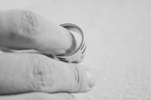 wedding-ring-divorce